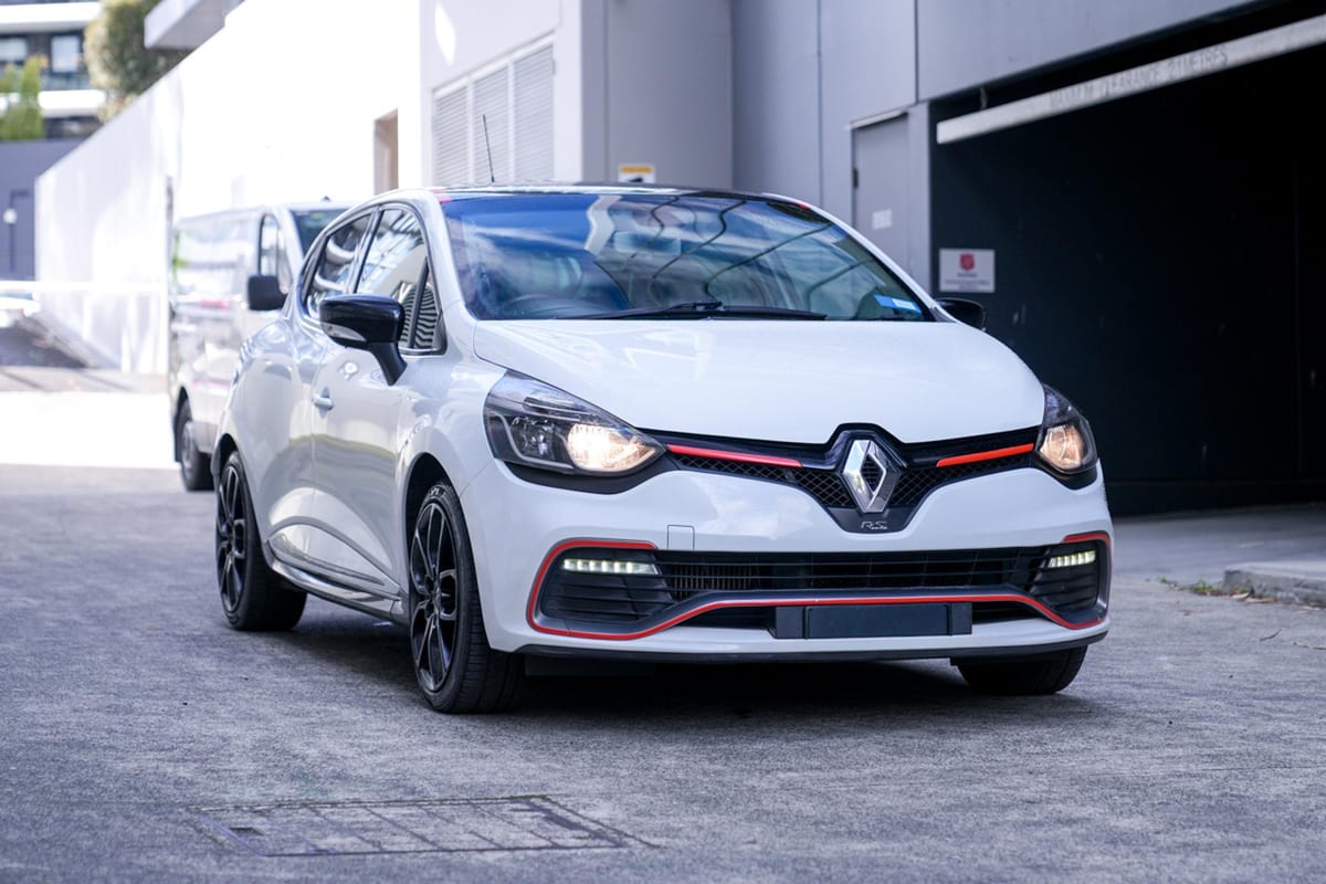 2015 Renault Clio IV B98 R.S. 200 Cup Hatchback 5dr EDC 6sp 1.6T – #946