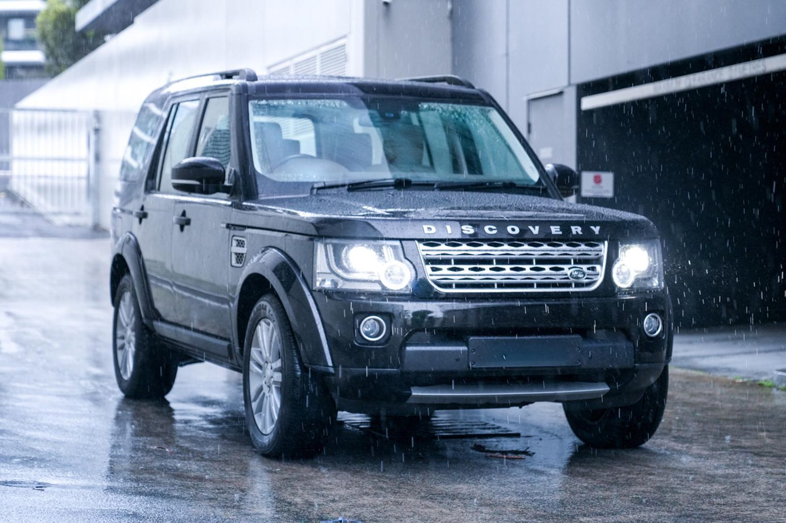 2014 Land Rover Discovery Series 4 L319 MY14 SDV6 HSE Wagon 7st 5dr Spts Auto 8sp 4×4 3.0DTT – #1002