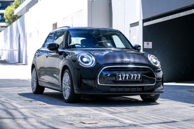 2023 MINI Hatch F55 LCI-2 Cooper Classic Hatchback 5dr D-CT 7sp 1.5T – #1028